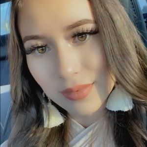 Meet your Posher, Jazel